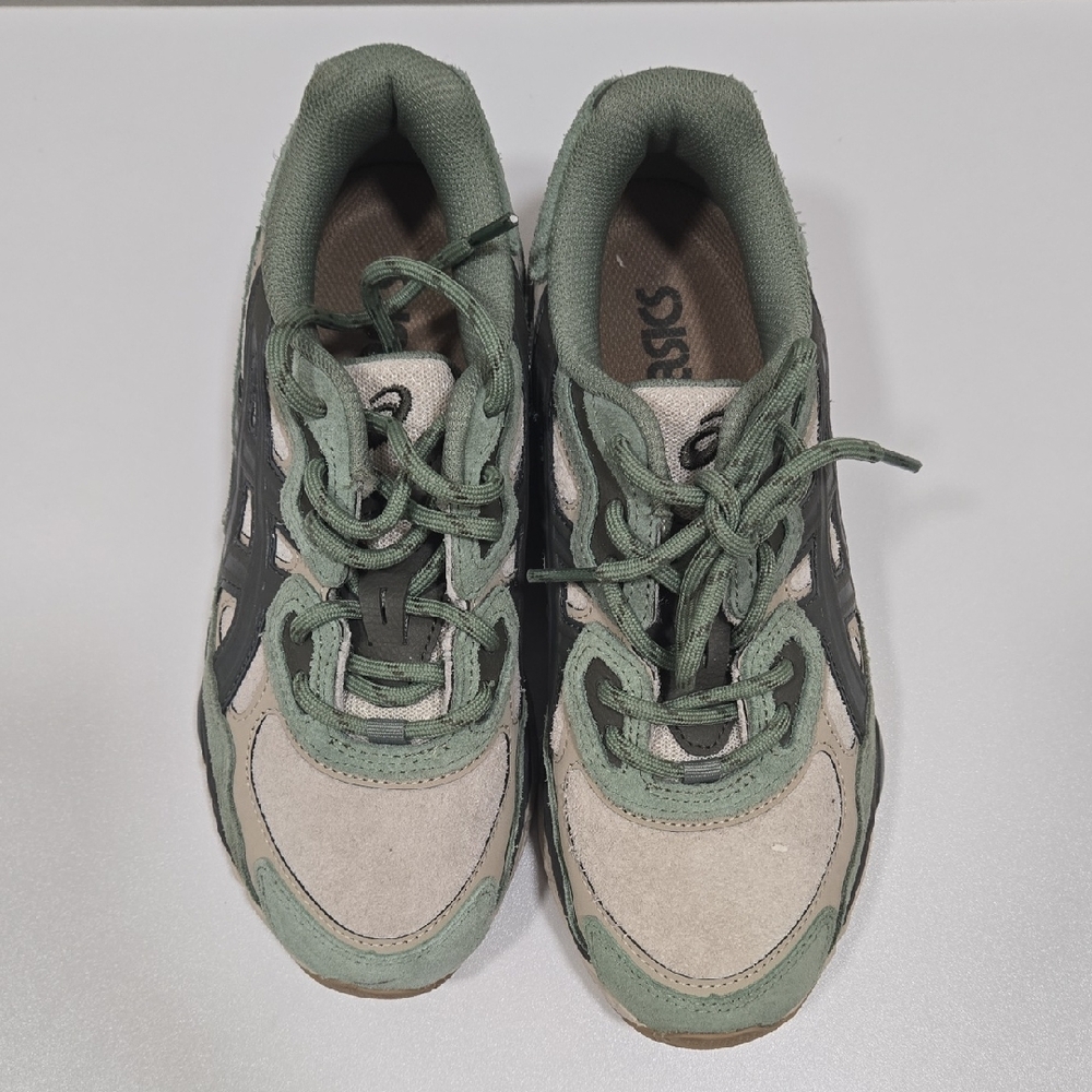 Asics Sneakers in Green and Gray